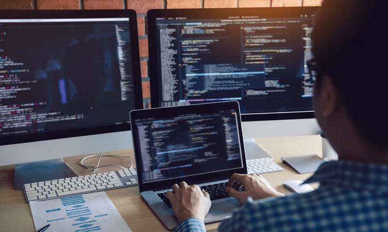 数据科学选型：R与Python如何赋能庆安县网站建设？